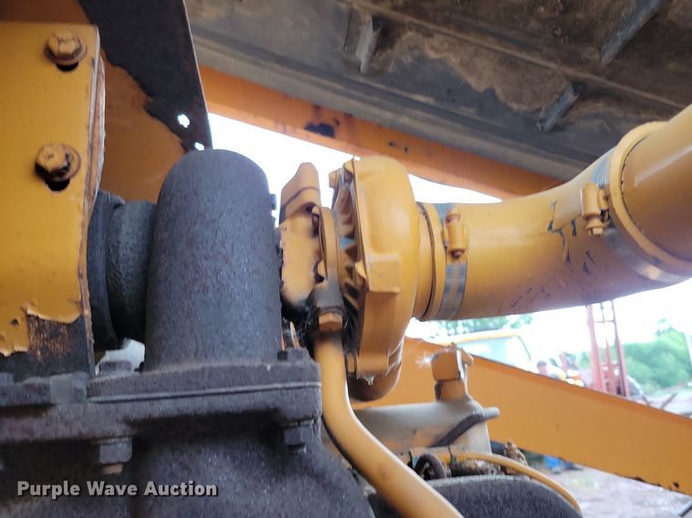 image for item DR4467 1986 Athey 712-D windrow elevator