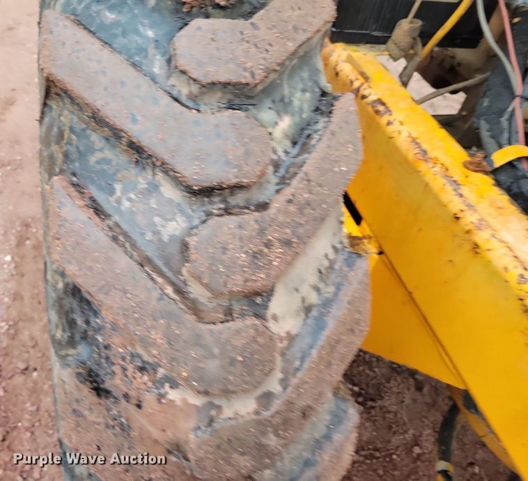 image for item DR4467 1986 Athey 712-D windrow elevator