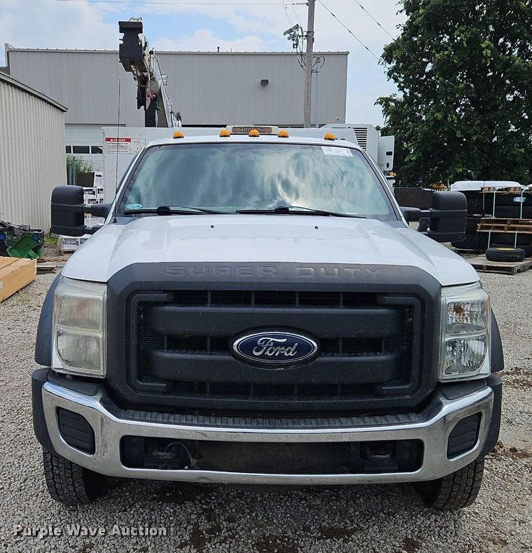 image for item DR8668 2012 Ford  F550 XL Super Duty utility / service truck