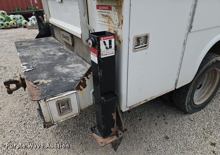 image for item DR8668 2012 Ford  F550 XL Super Duty utility / service truck