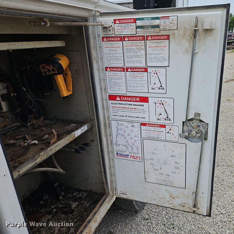 image for item DR8668 2012 Ford  F550 XL Super Duty utility / service truck