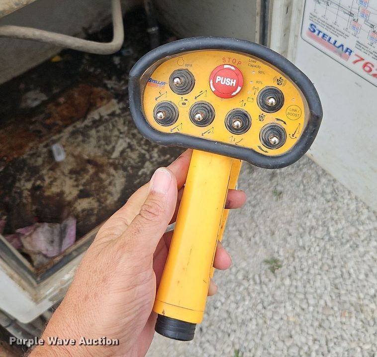 image for item DR8668 2012 Ford  F550 XL Super Duty utility / service truck