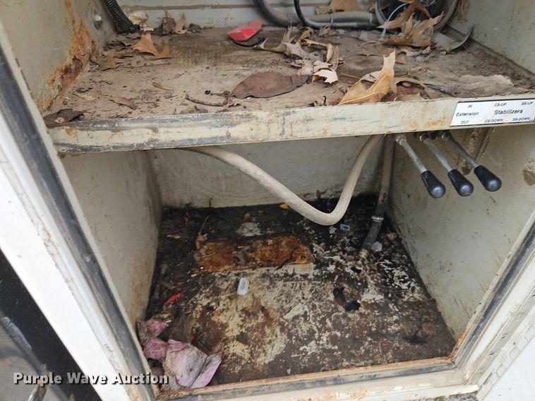 image for item DR8668 2012 Ford  F550 XL Super Duty utility / service truck