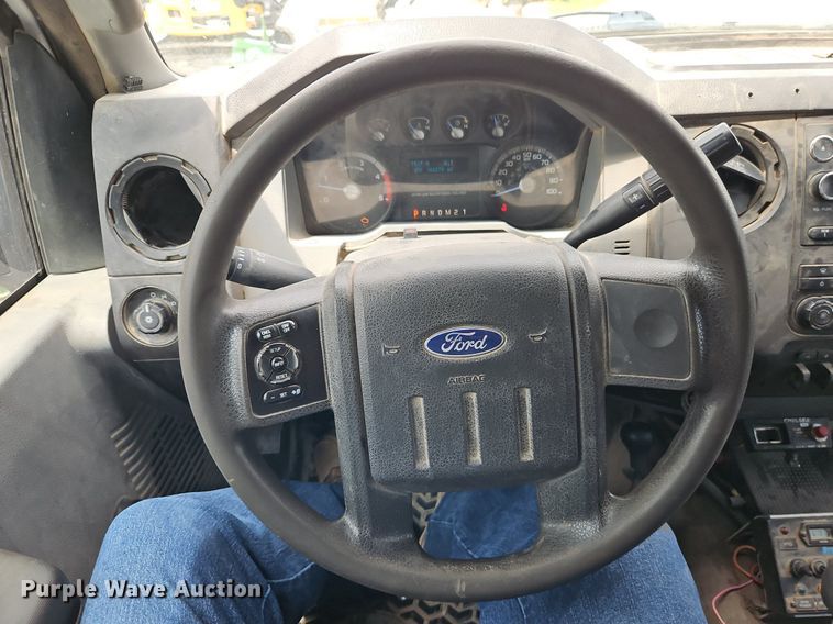 image for item DR8668 2012 Ford  F550 XL Super Duty utility / service truck