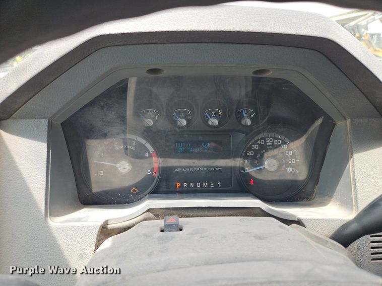 image for item DR8668 2012 Ford  F550 XL Super Duty utility / service truck