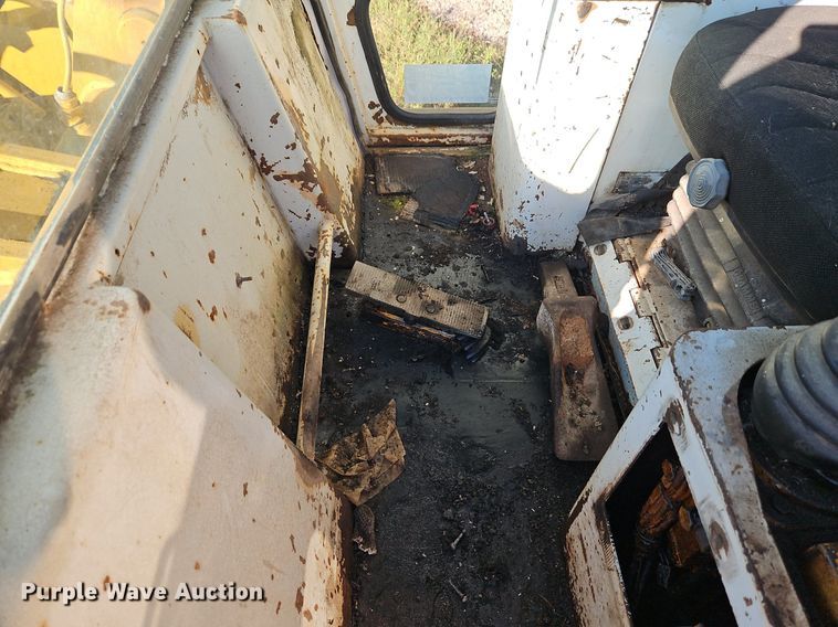 image for item DR8755 1995 Liebherr LR631C track loader