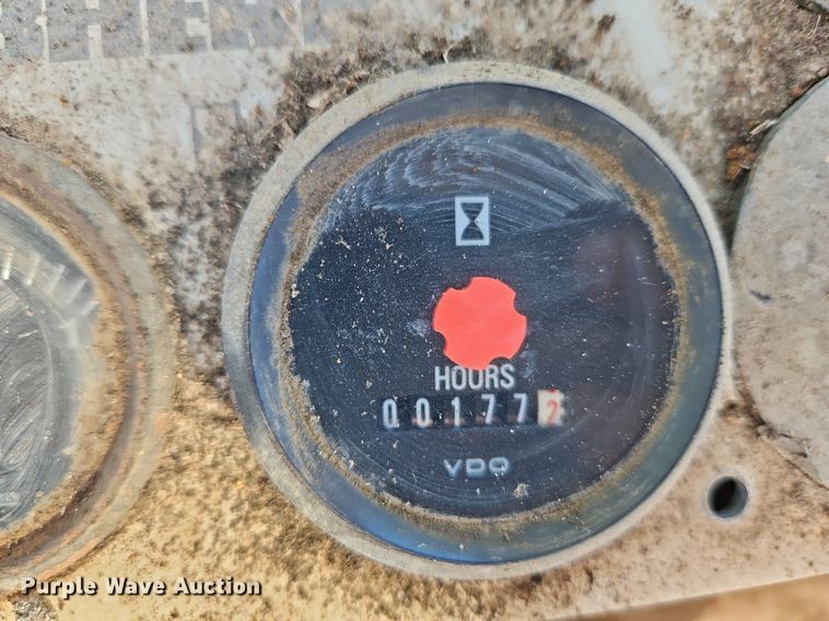 image for item DR8755 1995 Liebherr LR631C track loader