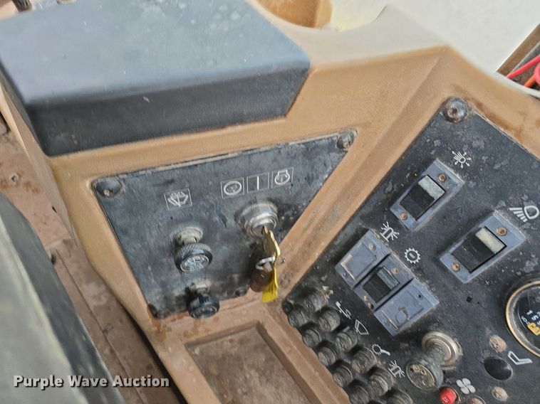 image for item DS4740 1993 Caterpillar 970F wheel loader