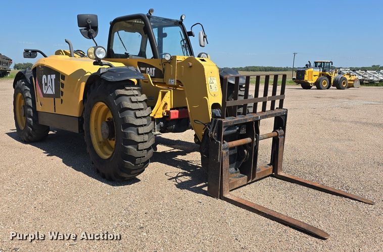image for item DS4753 2009 Caterpillar TH407 telehandler