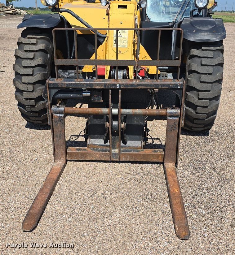image for item DS4753 2009 Caterpillar TH407 telehandler