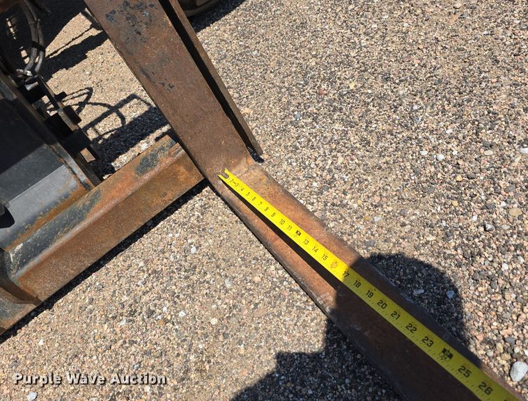 image for item DS4753 2009 Caterpillar TH407 telehandler