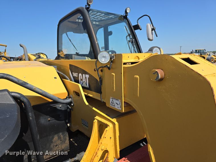 image for item DS4753 2009 Caterpillar TH407 telehandler