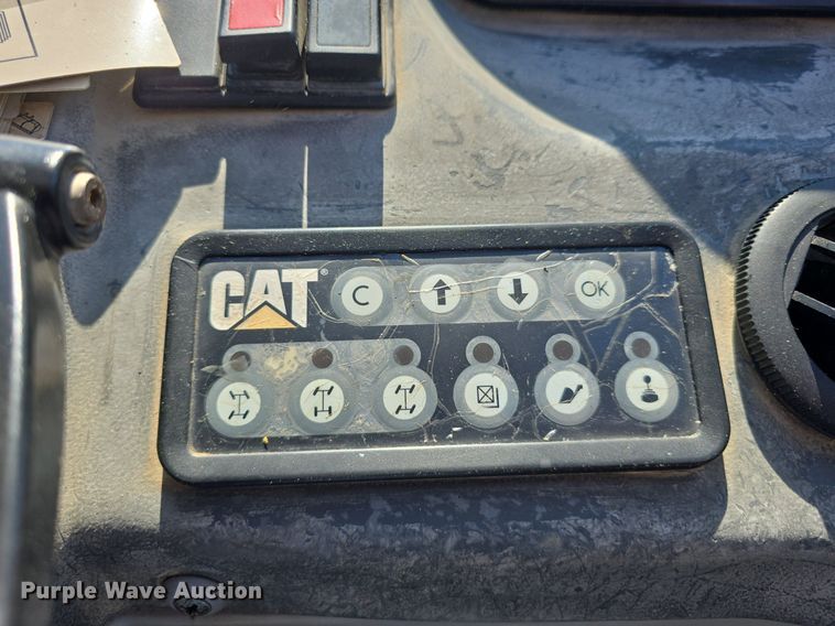 image for item DS4753 2009 Caterpillar TH407 telehandler