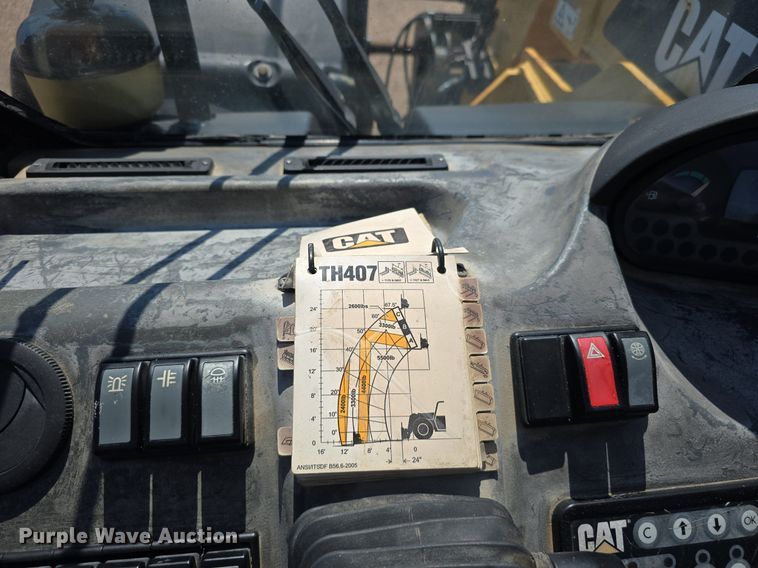 image for item DS4753 2009 Caterpillar TH407 telehandler