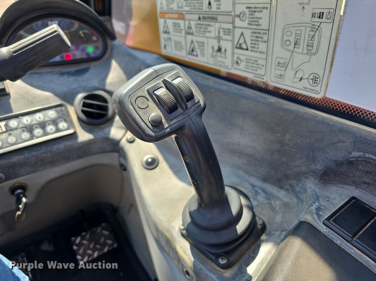 image for item DS4753 2009 Caterpillar TH407 telehandler