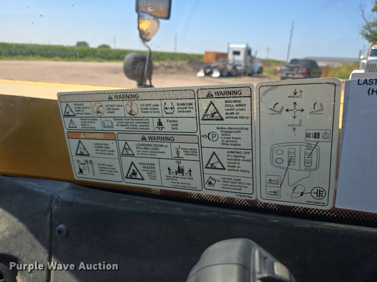 image for item DS4753 2009 Caterpillar TH407 telehandler