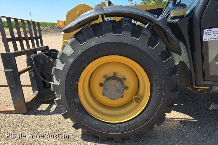 image for item DS4753 2009 Caterpillar TH407 telehandler