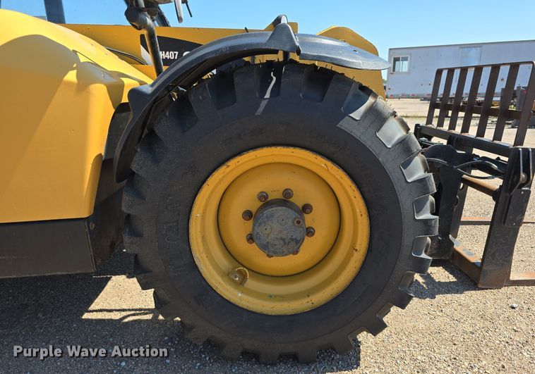 image for item DS4753 2009 Caterpillar TH407 telehandler