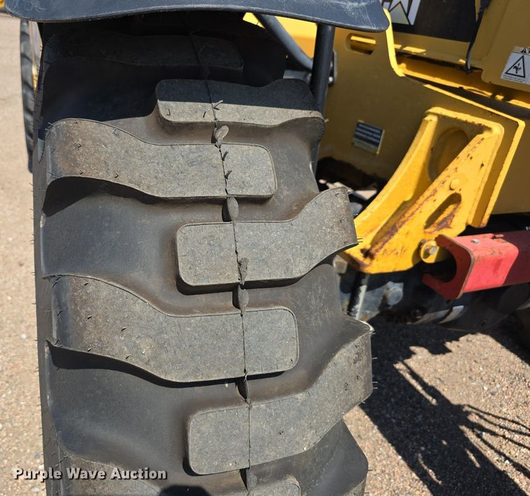 image for item DS4753 2009 Caterpillar TH407 telehandler