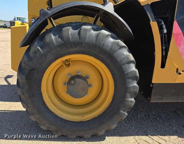 image for item DS4753 2009 Caterpillar TH407 telehandler