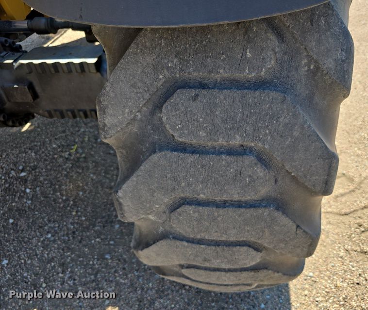 image for item DS4753 2009 Caterpillar TH407 telehandler