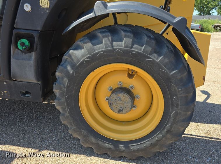 image for item DS4753 2009 Caterpillar TH407 telehandler