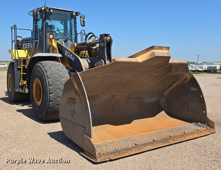 image for item DS4755 2014 John Deere 824K wheel loader