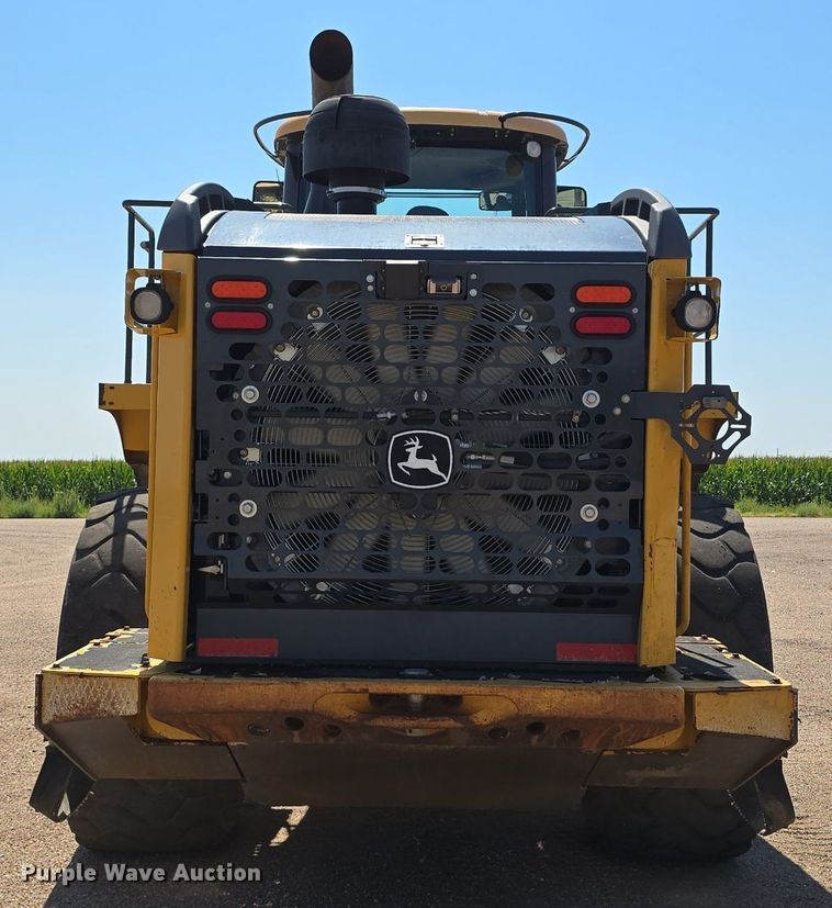 image for item DS4755 2014 John Deere 824K wheel loader