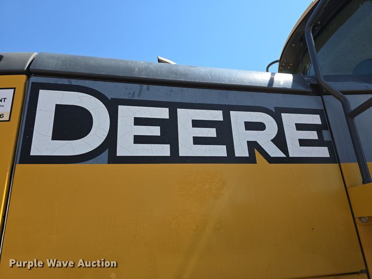 image for item DS4755 2014 John Deere 824K wheel loader