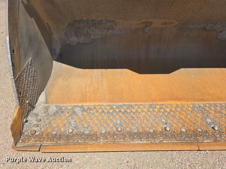 image for item DS4755 2014 John Deere 824K wheel loader