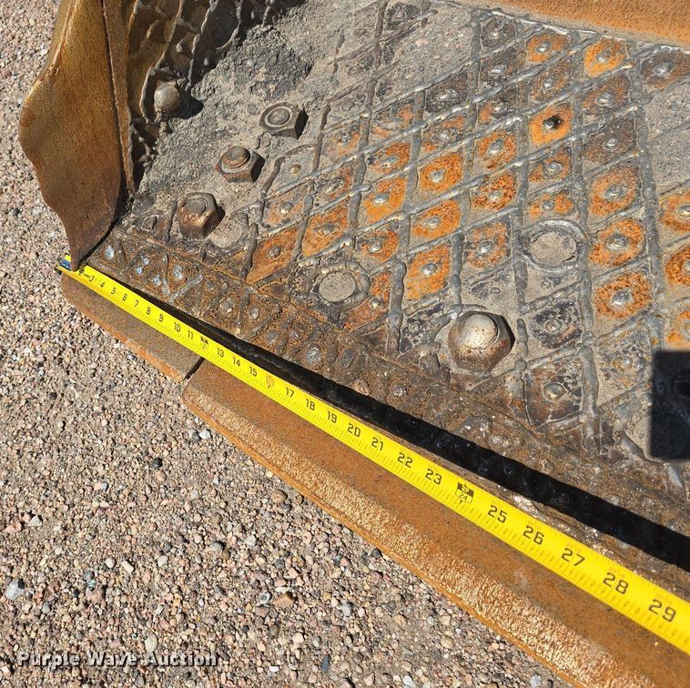 image for item DS4755 2014 John Deere 824K wheel loader