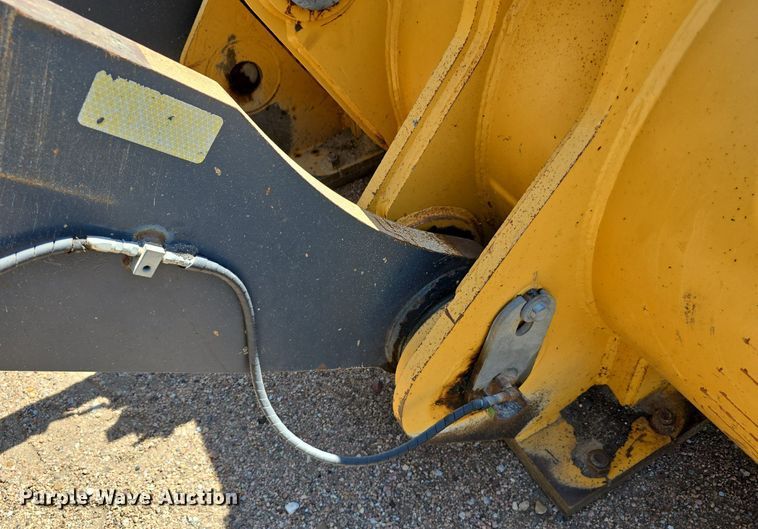 image for item DS4755 2014 John Deere 824K wheel loader