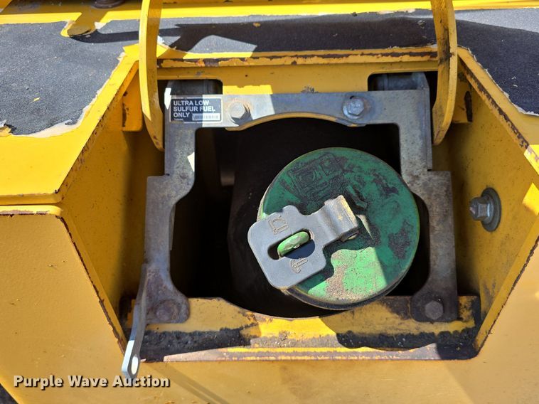 image for item DS4755 2014 John Deere 824K wheel loader
