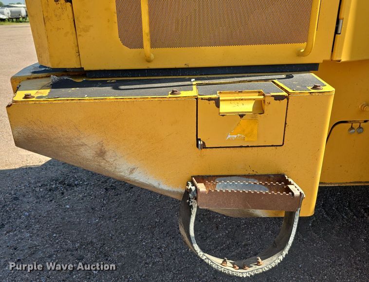 image for item DS4755 2014 John Deere 824K wheel loader