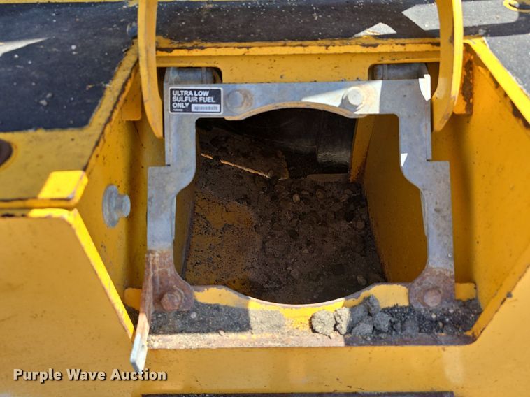 image for item DS4755 2014 John Deere 824K wheel loader