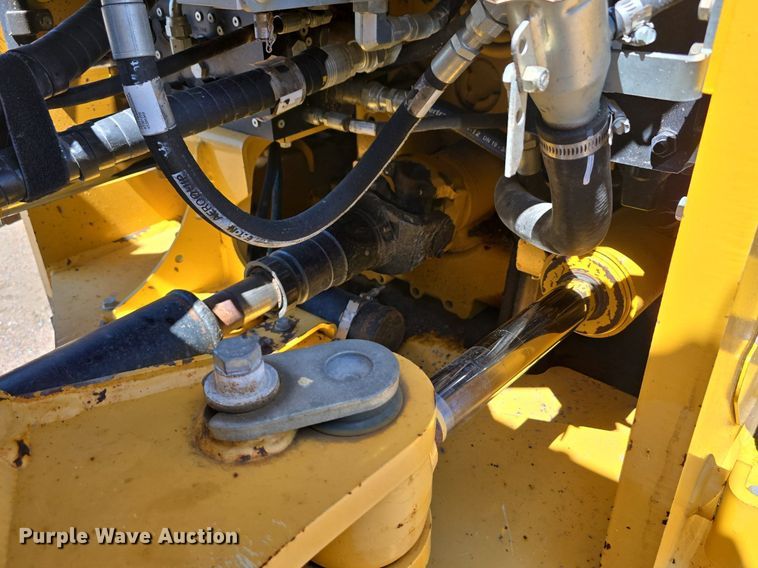 image for item DS4755 2014 John Deere 824K wheel loader