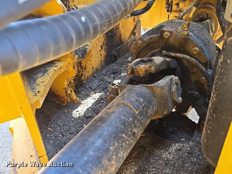 image for item DS4755 2014 John Deere 824K wheel loader