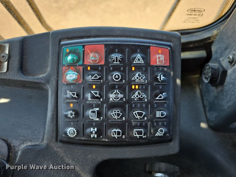 image for item DS4755 2014 John Deere 824K wheel loader