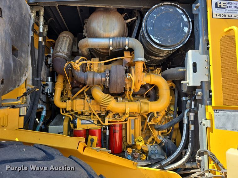 image for item DS4755 2014 John Deere 824K wheel loader