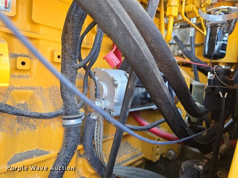 image for item DS4755 2014 John Deere 824K wheel loader