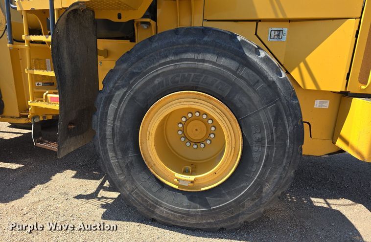 image for item DS4755 2014 John Deere 824K wheel loader