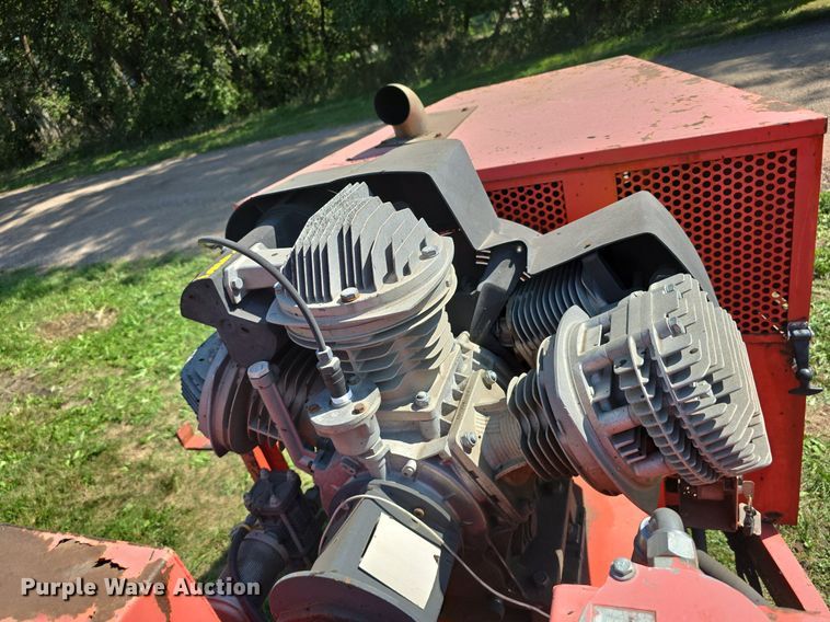 image for item DS4756 2001 Crafco Supershot SS125 melter applicator