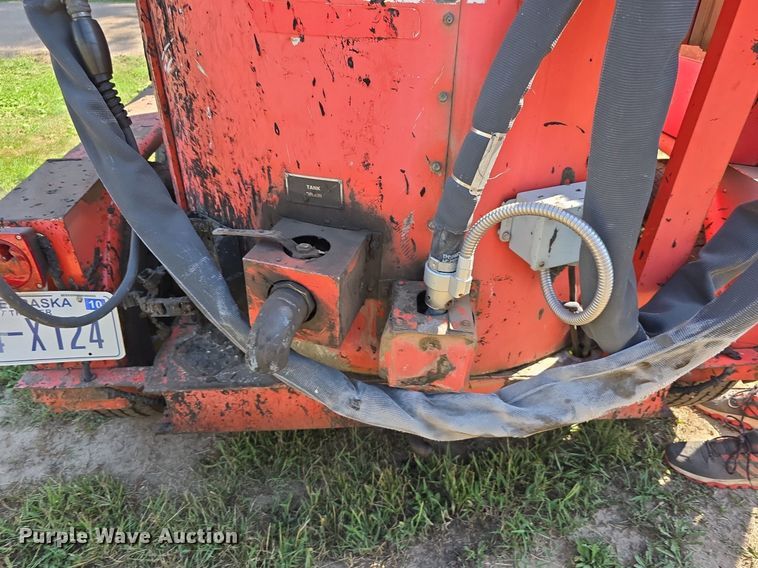 image for item DS4756 2001 Crafco Supershot SS125 melter applicator