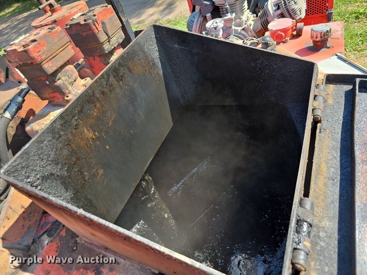 image for item DS4756 2001 Crafco Supershot SS125 melter applicator