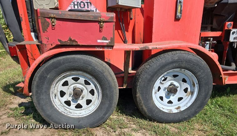 image for item DS4756 2001 Crafco Supershot SS125 melter applicator