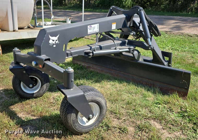 image for item DS4757 2018 Bobcat M Grader 84 skid steer grader
