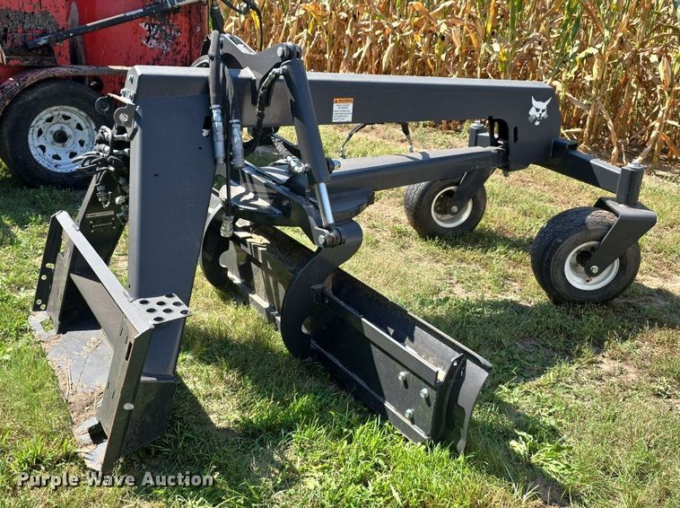 image for item DS4757 2018 Bobcat M Grader 84 skid steer grader