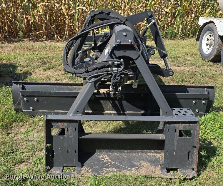 image for item DS4757 2018 Bobcat M Grader 84 skid steer grader