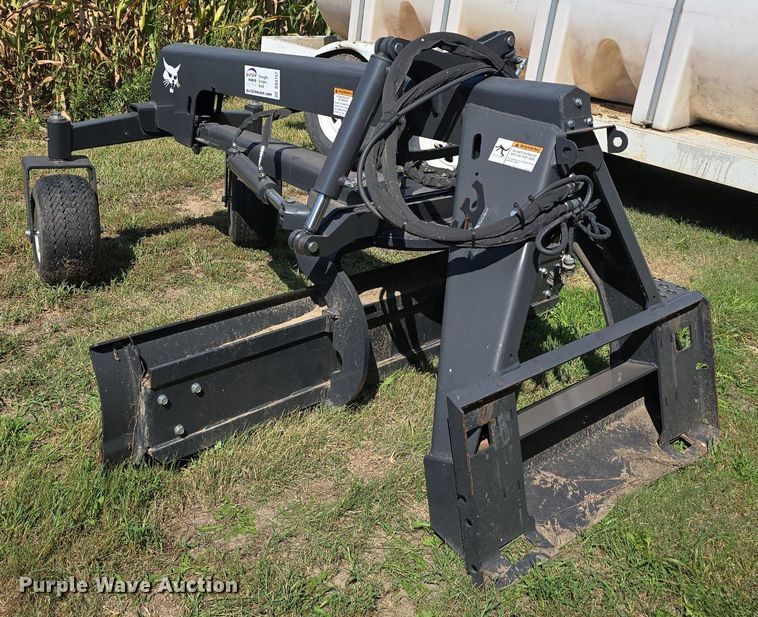 image for item DS4757 2018 Bobcat M Grader 84 skid steer grader