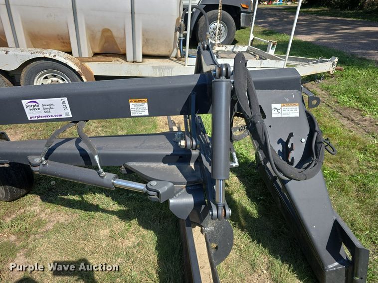 image for item DS4757 2018 Bobcat M Grader 84 skid steer grader